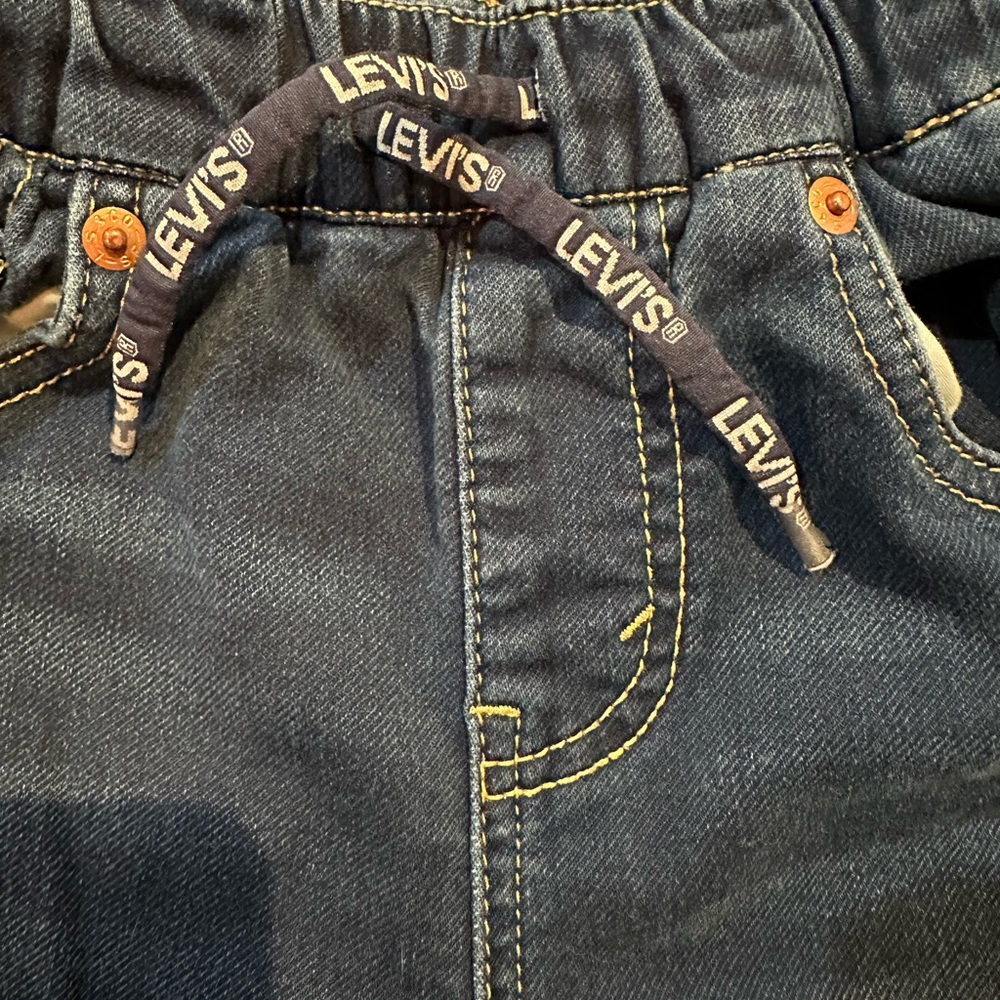 5 skinny pull on jeans for boys. Excellent condition.